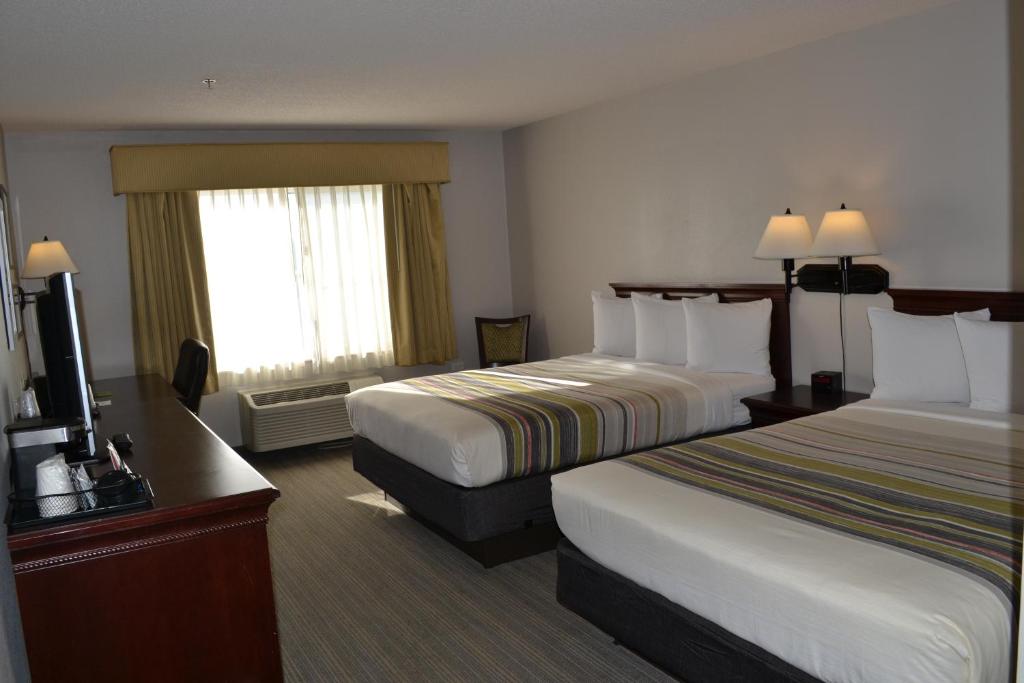 Country Inn & Suites by Radisson Gurnee IL - image 2