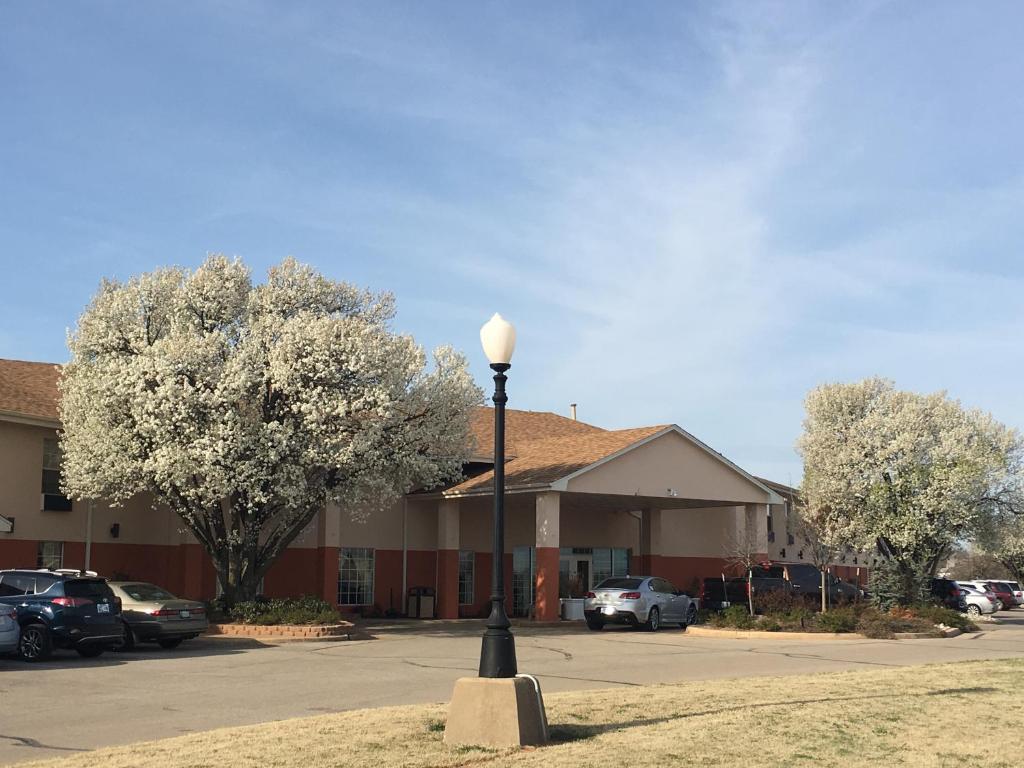 Territorial Inn Guthrie Oklahoma - main image