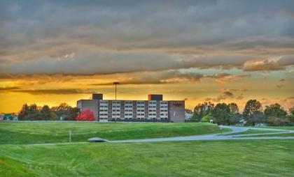 Ramada Plaza by Wyndham Hagerstown - image 4