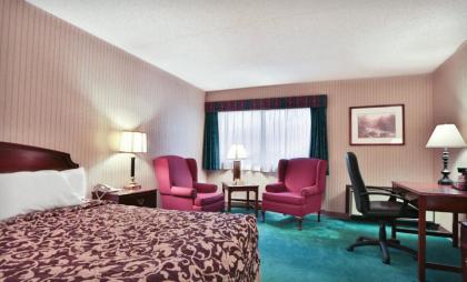 Ramada Plaza by Wyndham Hagerstown - image 8