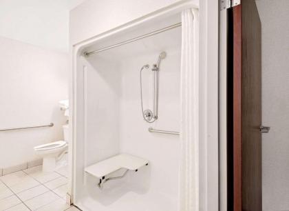 Microtel Inn and Suites Hagerstown - image 13