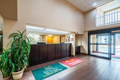Econo Lodge Hagerstown I-81 - image 9