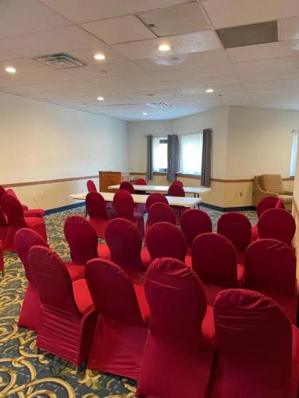 Apm Inn & Suites - image 11