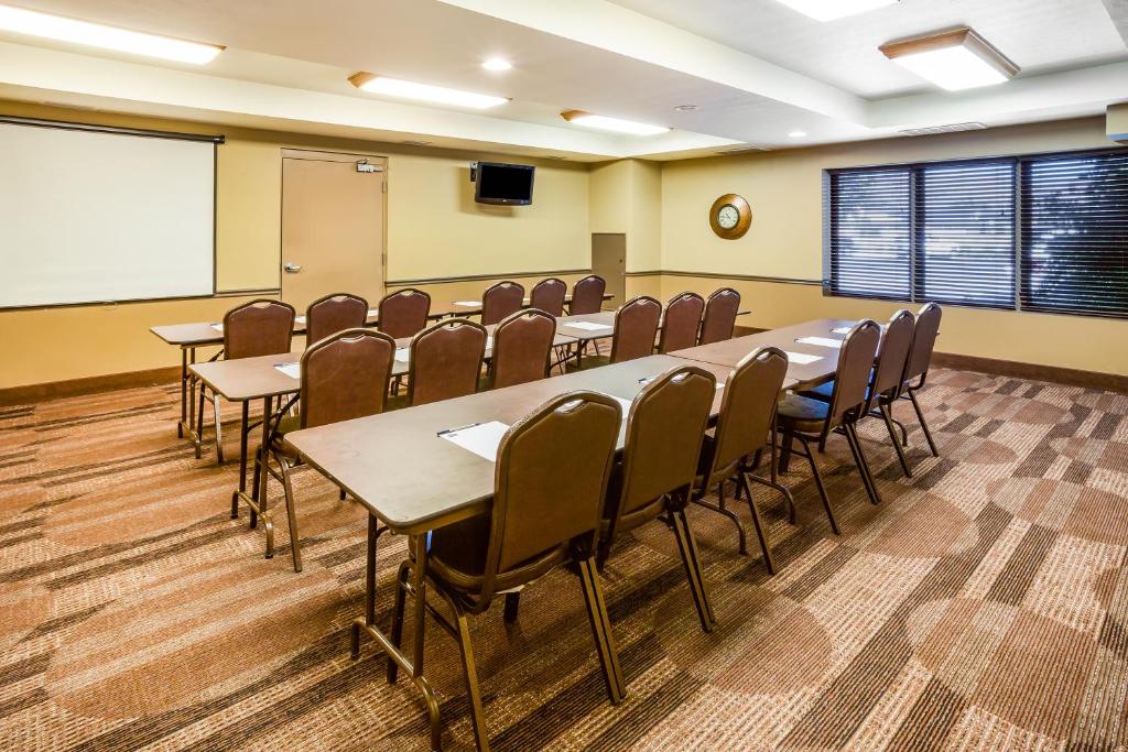 AmericInn by Wyndham Hailey Sun Valley - image 2