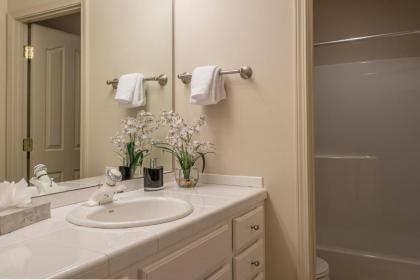 Yeager Townhome Elkhorn - image 2