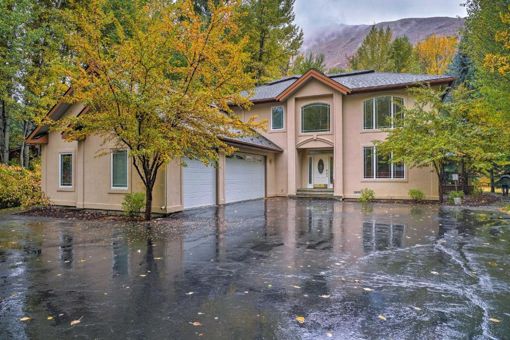Grand Hailey Home by Big Wood River and Sun Valley! - main image