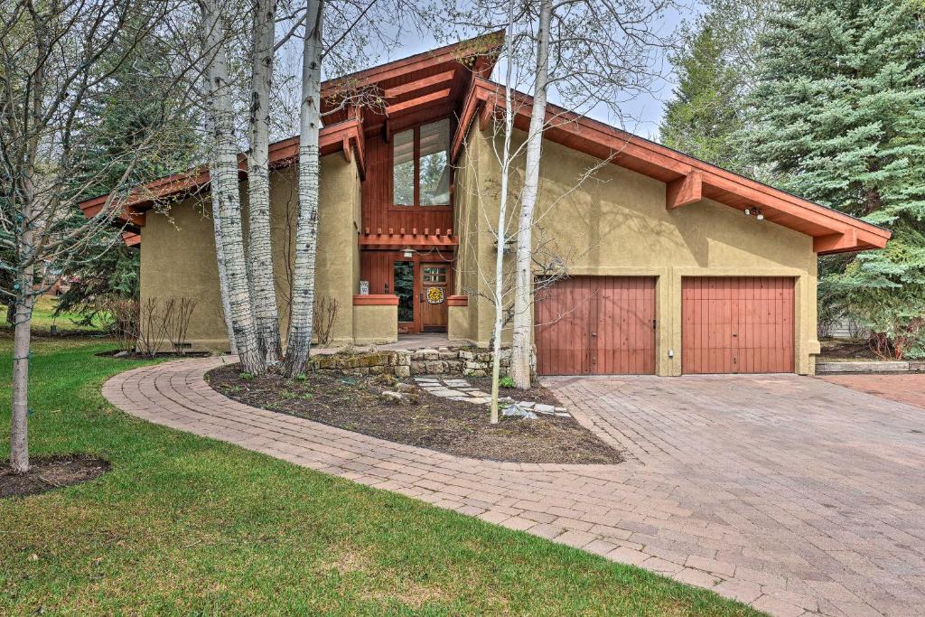 Luxe Sun Valley Retreat with Hot Tub 3 Mi to Resort! - main image