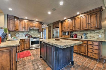 Luxe Sun Valley Retreat with Hot Tub 3 Mi to Resort! - image 10