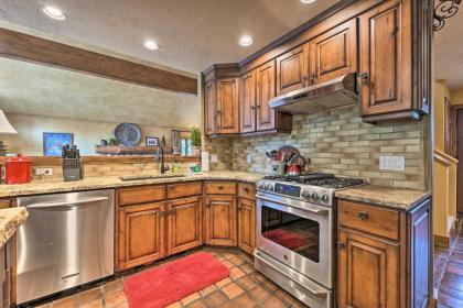 Luxe Sun Valley Retreat with Hot Tub 3 Mi to Resort! - image 11