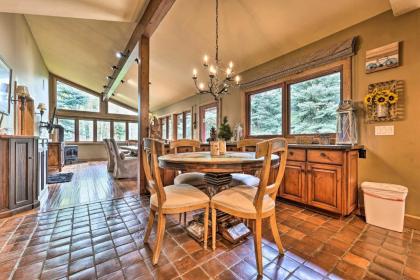 Luxe Sun Valley Retreat with Hot Tub 3 Mi to Resort! - image 12