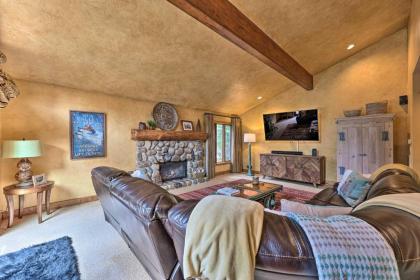 Luxe Sun Valley Retreat with Hot Tub 3 Mi to Resort! - image 4