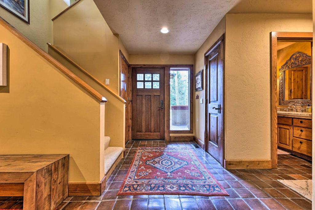 Luxe Sun Valley Retreat with Hot Tub 3 Mi to Resort! - image 6