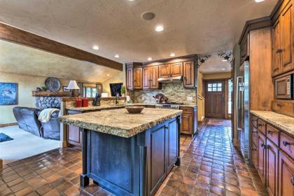 Luxe Sun Valley Retreat with Hot Tub 3 Mi to Resort! - image 9