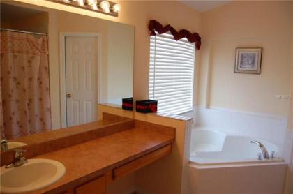 A grand 4 bedroom house with its own private pool. - image 2