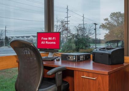 Red Roof Inn & Suites Mt Holly - McGuire AFB - image 6