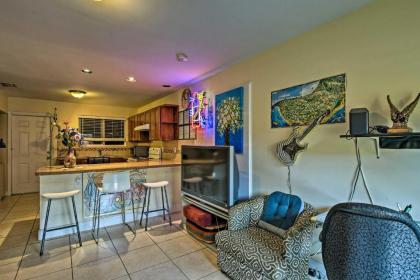 Inviting Family Apartment Less than 3 mi From Coast Hallandale Beach