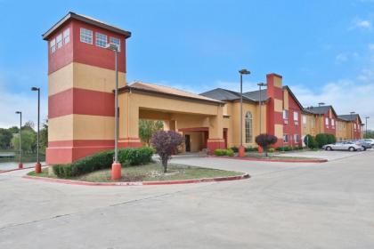 Americas Best Value Inn & Suites Haltom City Ft. Worth - image 2