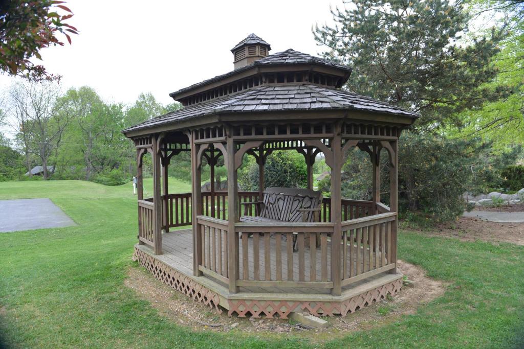 Appalachian Camping Resort Cottage 1 - image 6