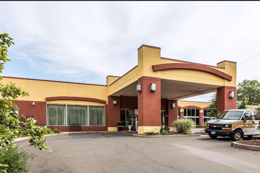 Clarion Hotel & Suites Hamden - New Haven - main image