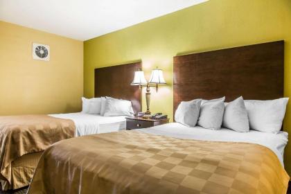 Clarion Hotel & Suites Hamden - New Haven - image 11