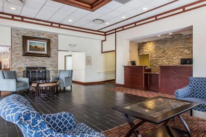 Clarion Hotel & Suites Hamden - New Haven - image 6