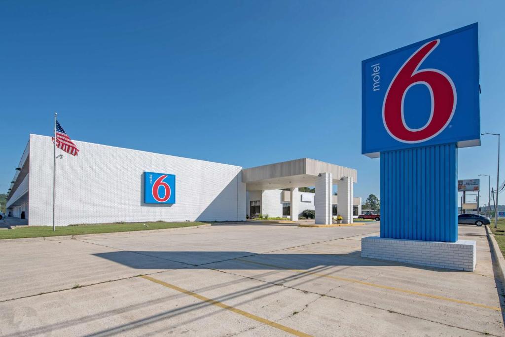 Motel 6-Hamilton AL - main image