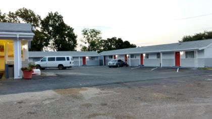 Budget Inn Hamilton - image 12