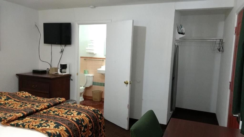 Budget Inn Hamilton - image 6