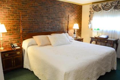 Lamie's Inn & The Old Salt Tavern - image 3