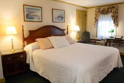 Lamie's Inn & The Old Salt Tavern - image 4
