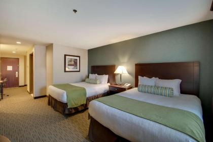 Best Western Plus The Inn at Hampton - image 5