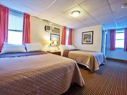 Hillcrest Inn - image 15