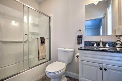 Modern Hampton Beach Condo Less Than half Mi to the Beach! - image 13