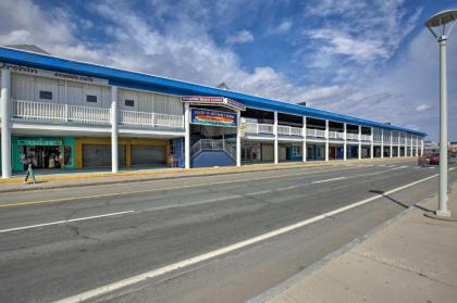 Modern Hampton Beach Condo Less Than half Mi to the Beach! - image 15