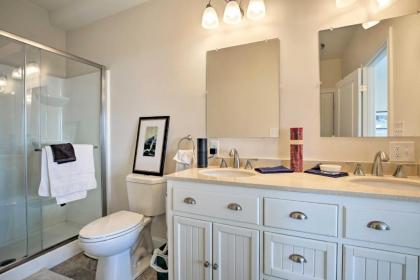Modern Hampton Beach Condo Less Than half Mi to the Beach! - image 5