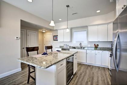 Modern Hampton Beach Condo Less Than half Mi to the Beach! - image 9
