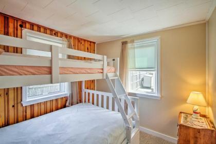Hampton Cottage - Walk to Beaches and Marina! - image 12