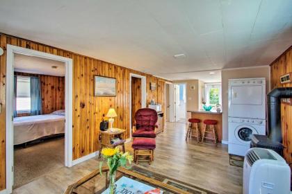 Hampton Cottage - Walk to Beaches and Marina! - image 15