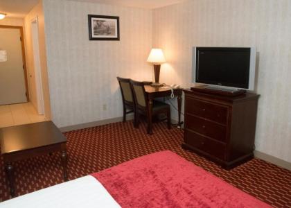 Hampton Falls Inn - image 14