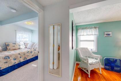 Hampton Beach Hangout & Nancy's Villa - image 10