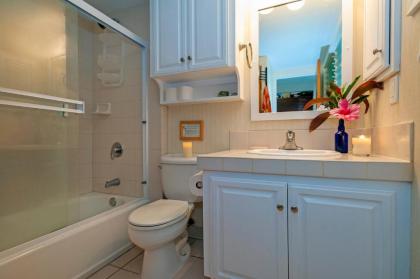 Hanalei Colony Resort J3 - steps to the sand oceanfront views all around! - image 8
