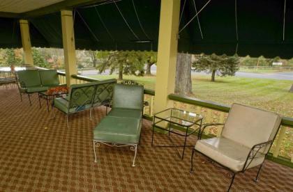Hancock Motel - image 2