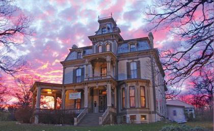 Garth Woodside Mansion Bed and Breakfast Quincy