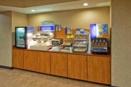 Holiday Inn Express Hanover an IHG Hotel - image 21