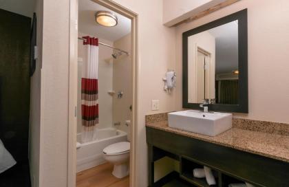 Red Roof Inn PLUS+ Baltimore - Washington DC/BWI South - image 4