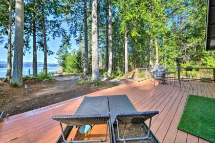 Mid-Century Cabin with Deck and Puget Sound Vistas! - image 2