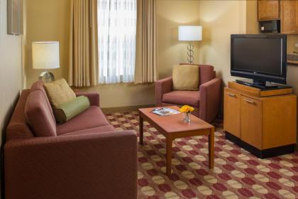 TownePlace Suites New Orleans Metairie - image 15