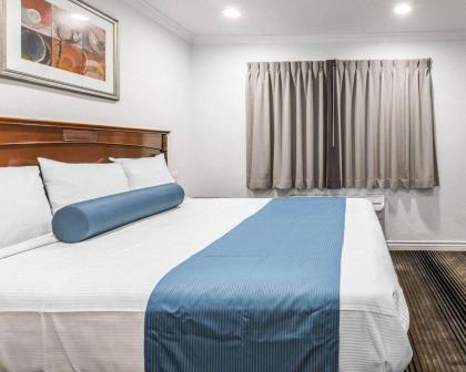 Rodeway Inn & Suites Pacific Coast Highway - image 4