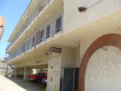 Horizon Inn Motel - image 2