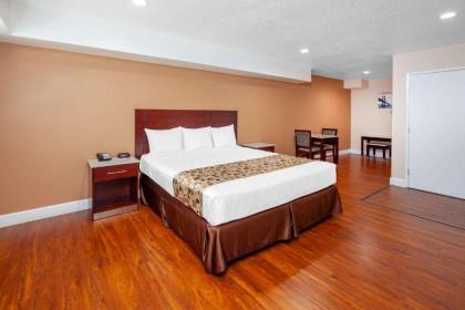 Travelodge by Wyndham Harbor City - image 11